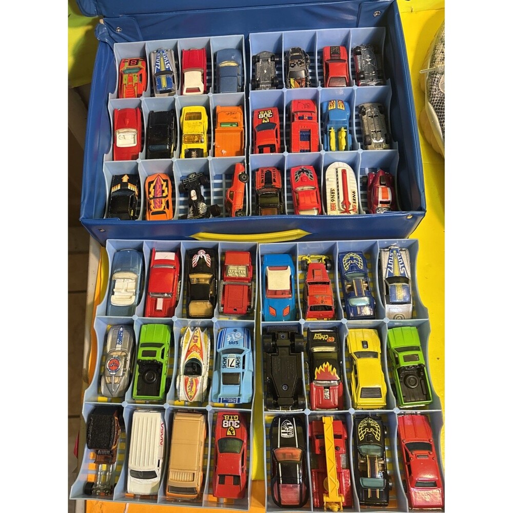 Vintage 48pcs Hotwheel & Matchbox Diecast Metal Mini Cars With Collector Car Cas